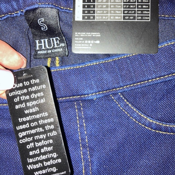 NWT HUE (DSW Brand) Leggings - Picture 6 of 6